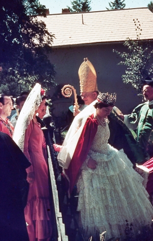Fiesta de Santa Fe 1942 or 1943? Archbishop Byrne or Gerkin? Fiesta Queen Pita Tapia or Navidad Quintana?
