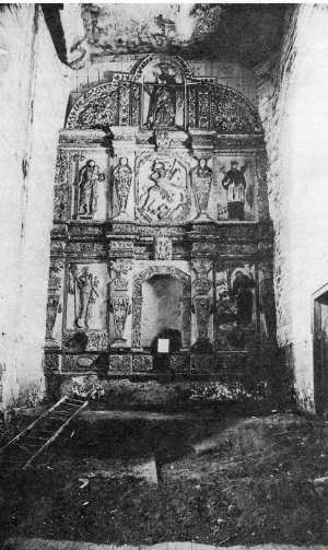 The stone reredos from the Castrense.